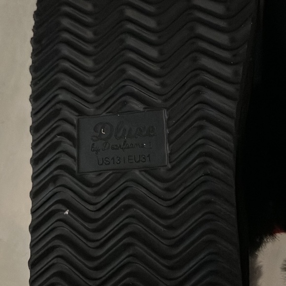 Dluxe by Dearfoams. Kids size 13. NWT. Never worn. Slip ons. - Picture 6 of 6